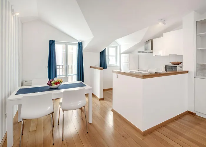 Old Town And Apartamento Poreč