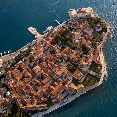 Old Town And Apartment