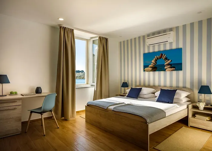 Old Town And Apartamento Poreč